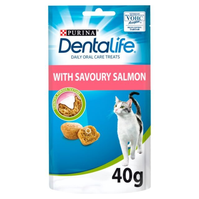 DENTALIFE Dental Salmon Cat Treats 40g